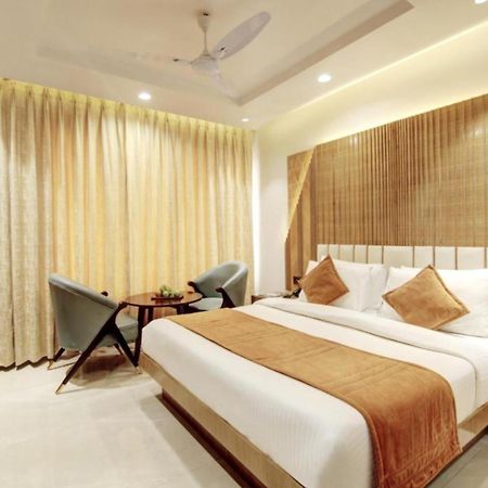 Hotel Platinum With Free Pickup-Delhi Airport Nova Deli Exterior foto
