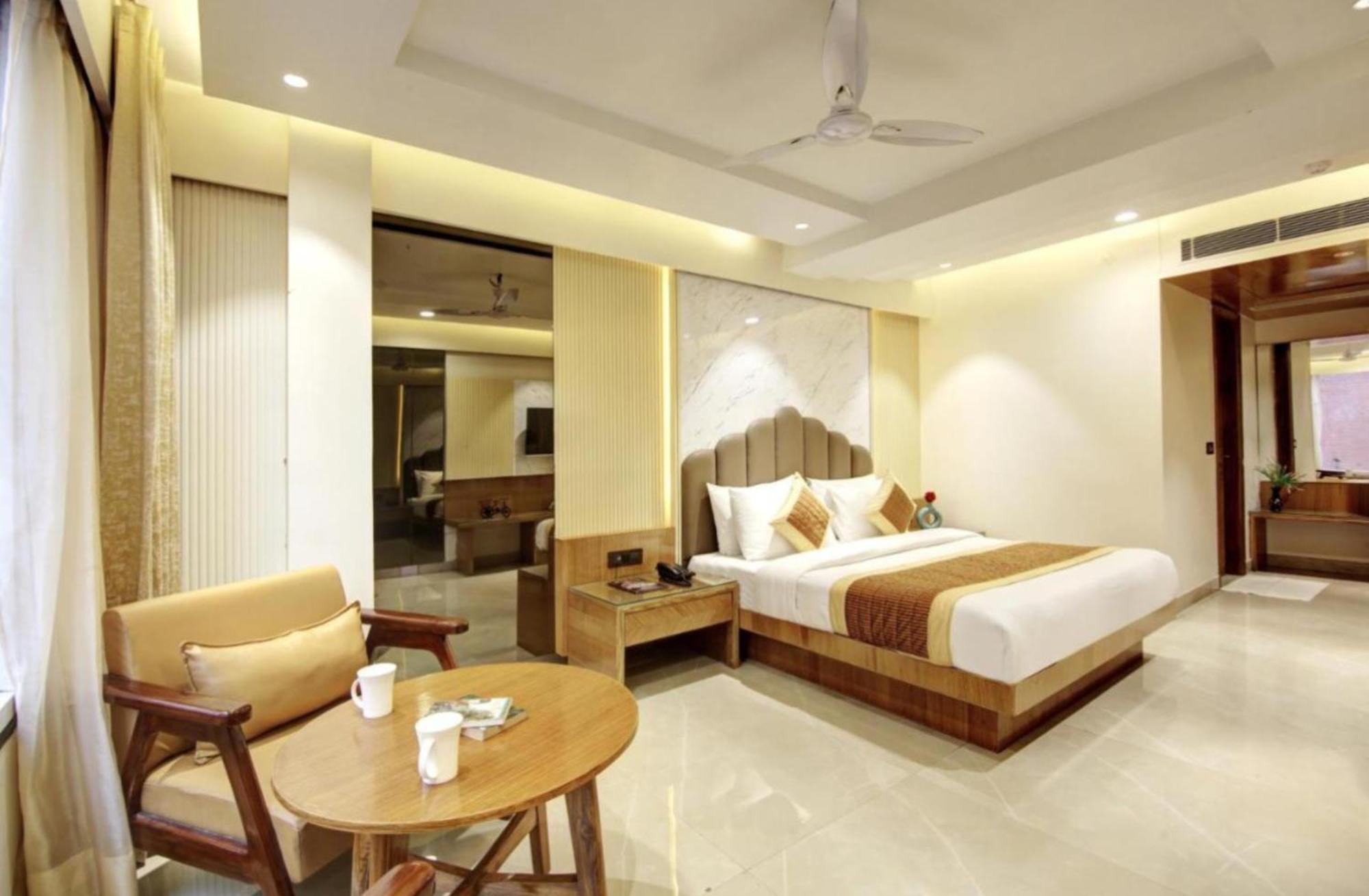 Hotel Platinum With Free Pickup-Delhi Airport Nova Deli Exterior foto